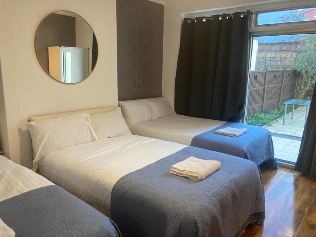 Twin Towerd Hotel Londyn Zewnętrze zdjęcie
